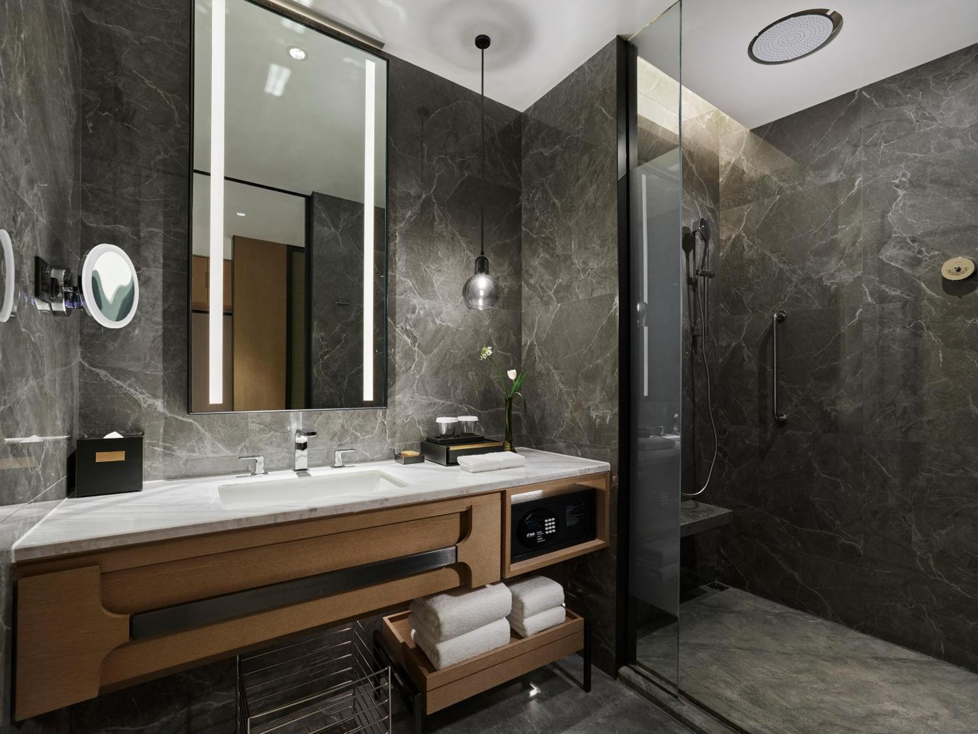 Doubletree By Hilton Chengdu Riverside - Close To Panda Base And Chengdu East Railway Dış mekan fotoğraf